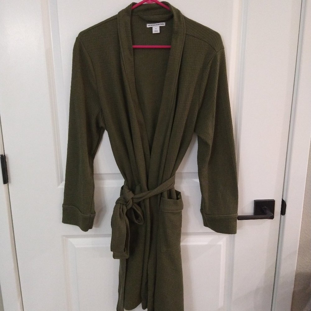 Olive green Amazon Essentials Robe-NWOT